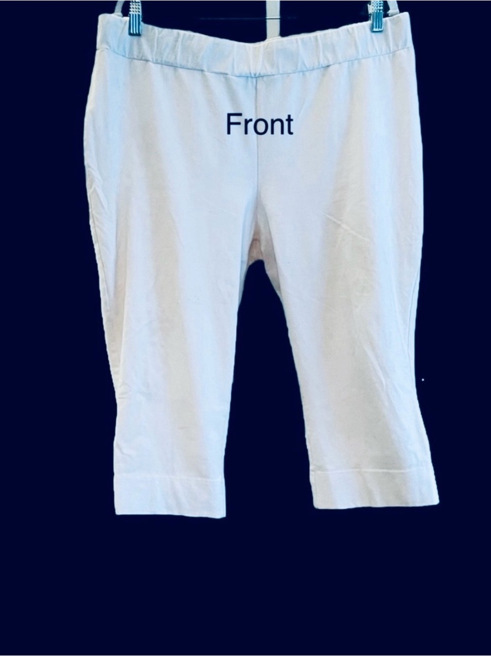 Women With Control Petite Pull-On Capri Pants. White. 1X Petite